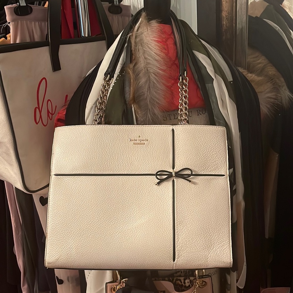 ♠️Kate Spade♠️ freaky black and white bow purse
